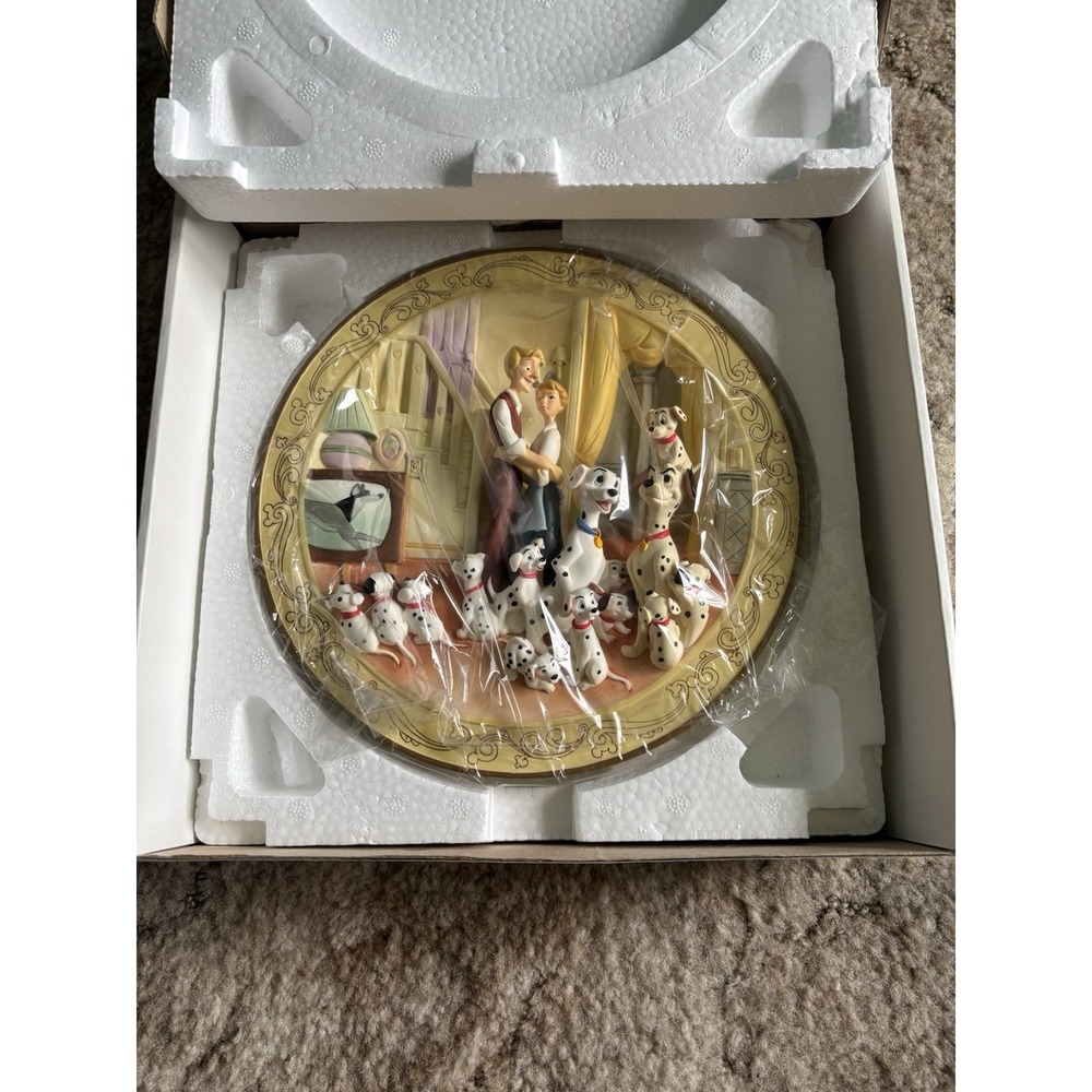 Disney 101 Dalmatians 3D Collector Plate Animated Classics